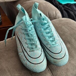 Blue Sneakers with Breathable Mesh and Sleek Design